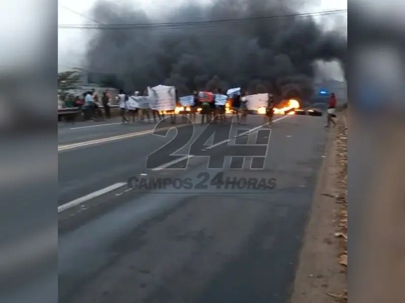 Vídeos: Família de menino morto a tiros faz nova manifestação na tarde desta segunda