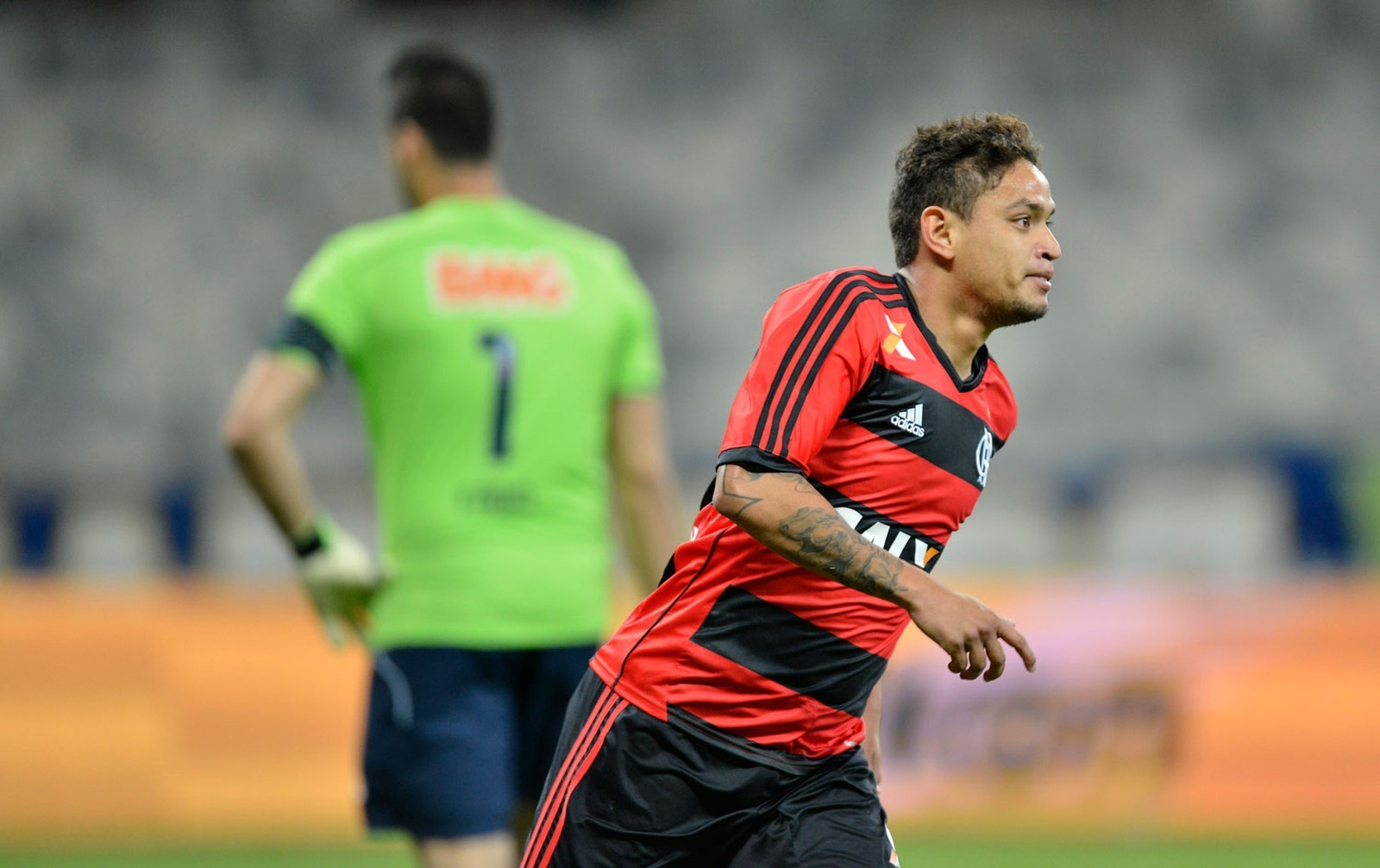Personagem de título do Flamengo, Carlos Eduardo revive gol inesquecível sobre o Cruzeiro