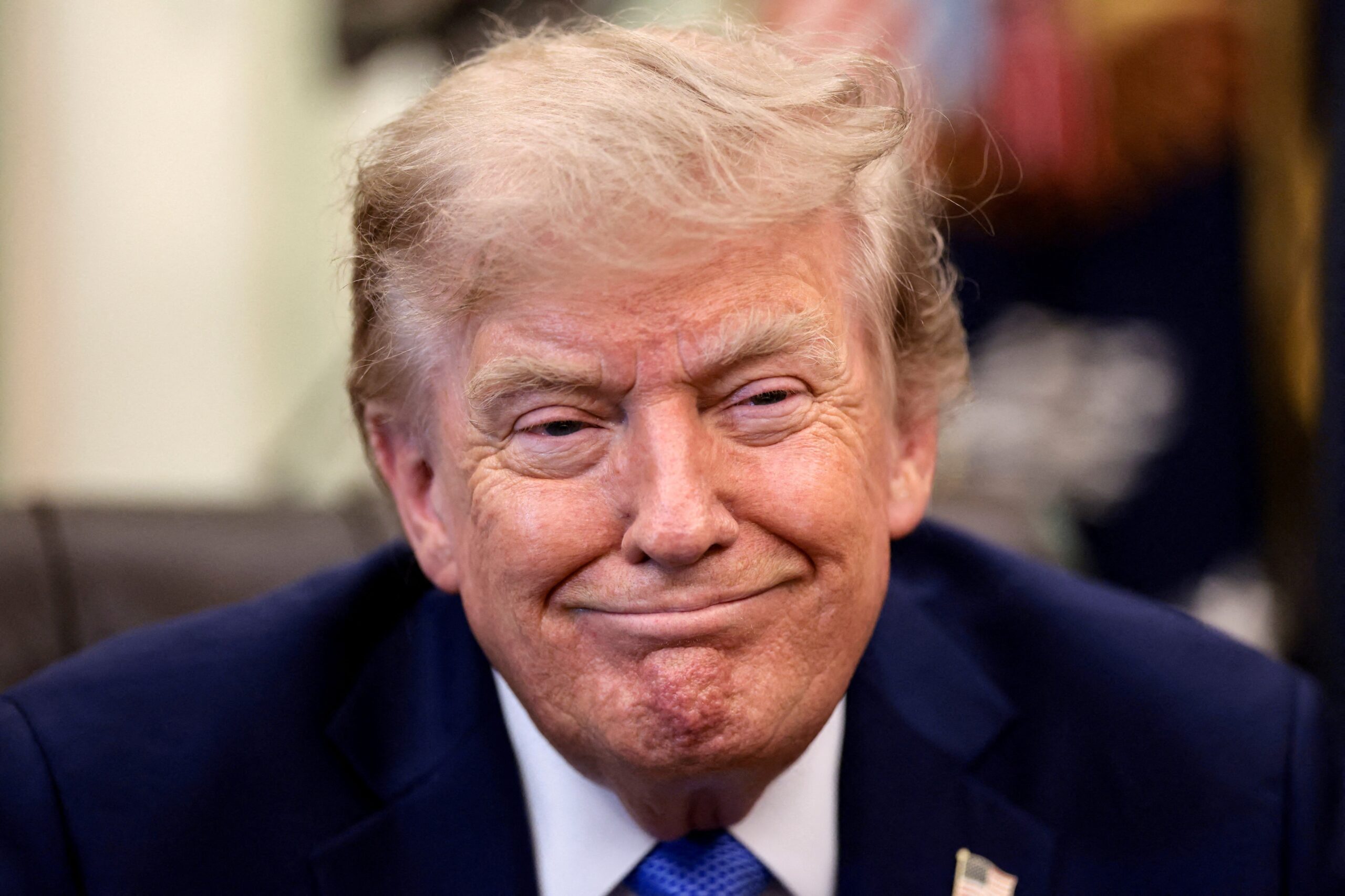 Trump amplia prazo de regra que facilita transporte de combustíveis