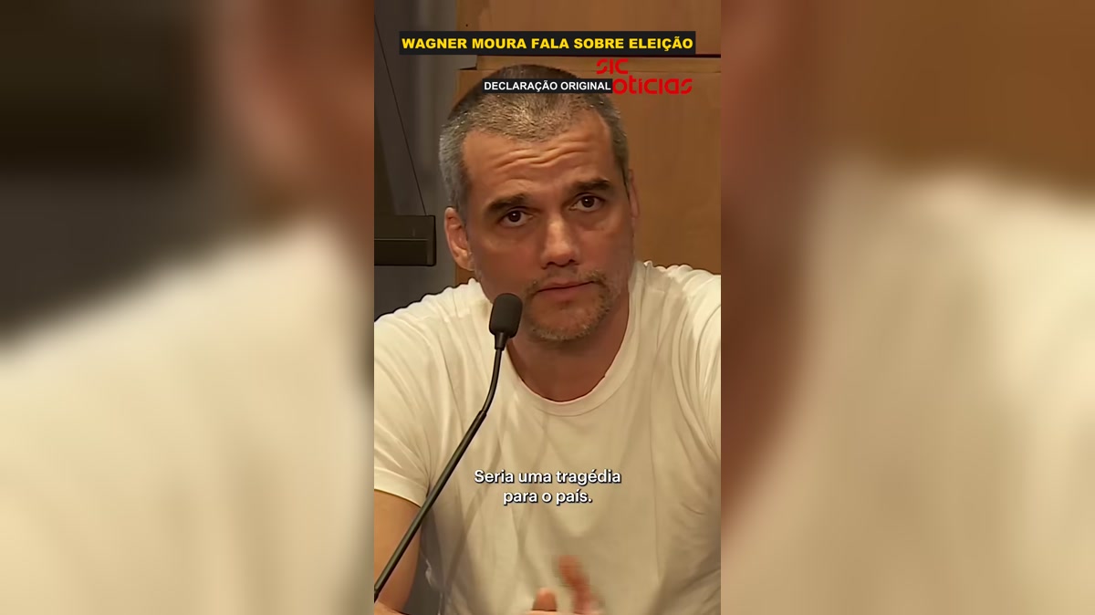 Wagner Moura fala durante coletiva em Lisboa