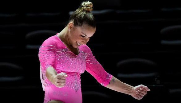 Flávia Saraiva é ouro nas assimétricas da Copa do Mundo de ginástica