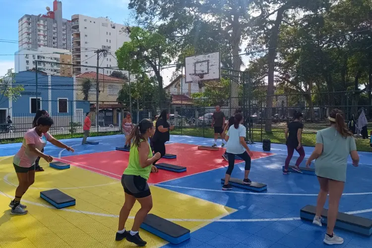 Aulas de Step agitam as manhãs no Jardim São Benedito