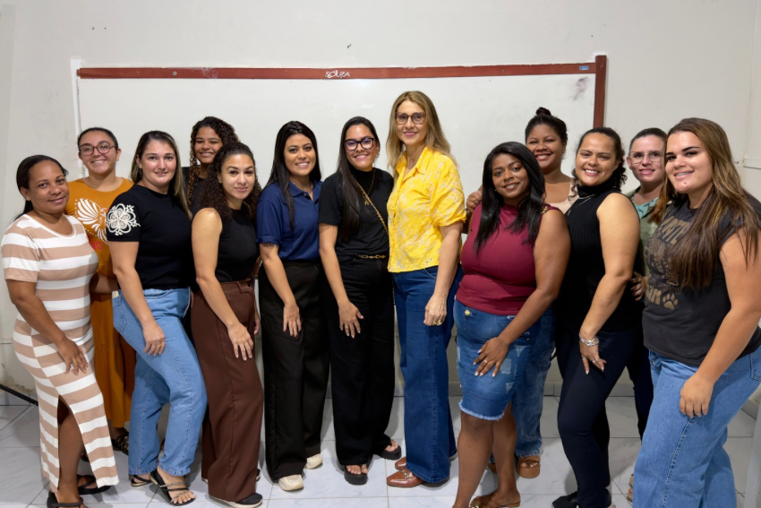 Prefeitura conclui primeira turma do curso de extensão de cílios