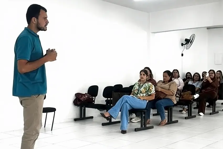 São Francisco de Itabapoana recebe reconhecimento pelo trabalho desenvolvido na EJA
