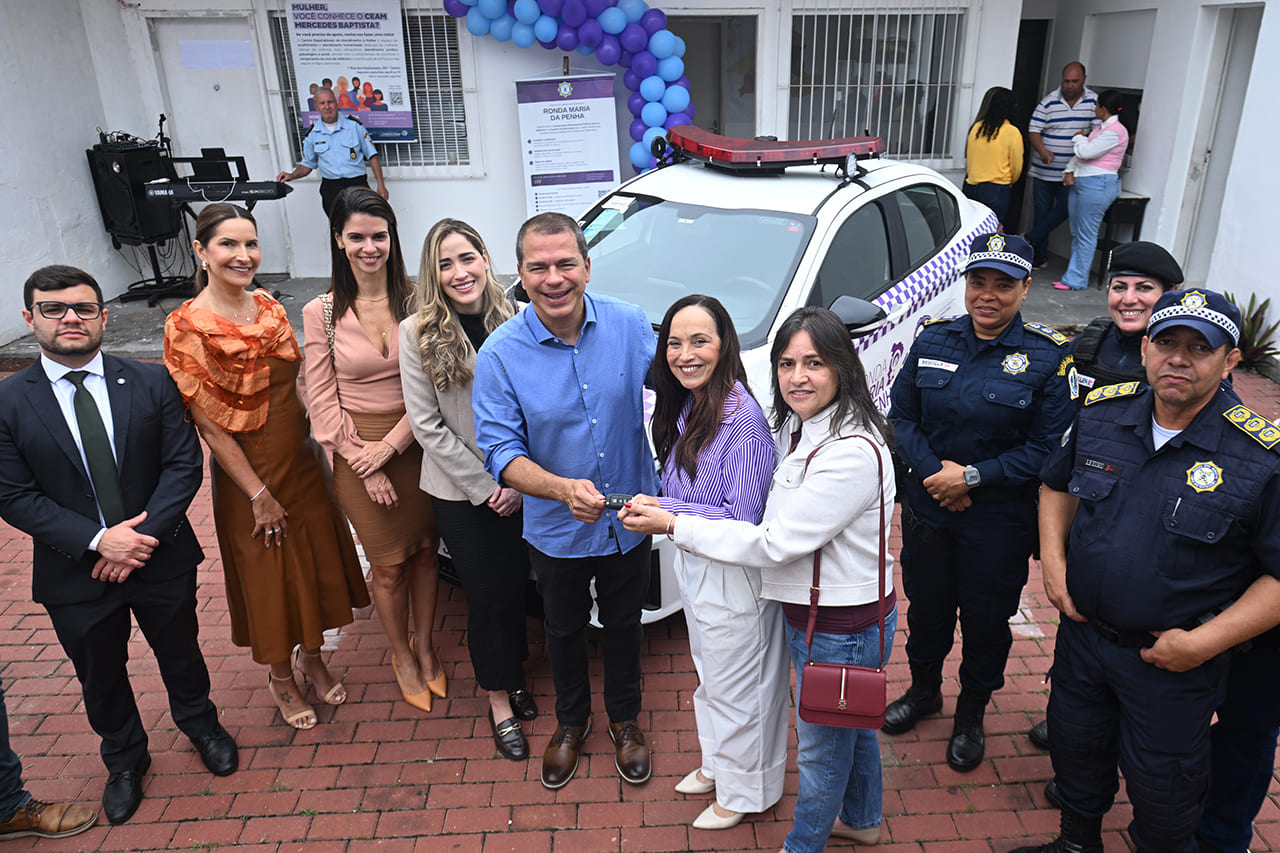 Prefeito Frederico anuncia criação de Secretaria da Mulher durante entrega da primeira viatura da Ronda Maria da Penha