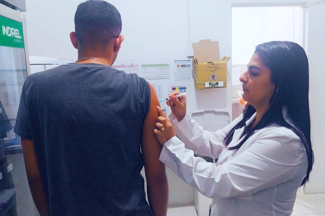 Vacina contra HPV disponível para jovens de 15 a 19 anos ainda não imunizados