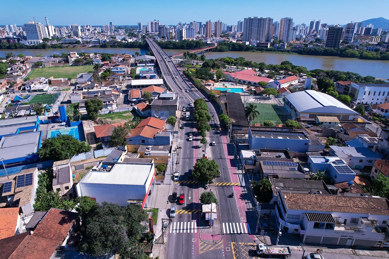 Contagem registra quase 600 ciclistas em três horas na Ponte Leonel Brizola