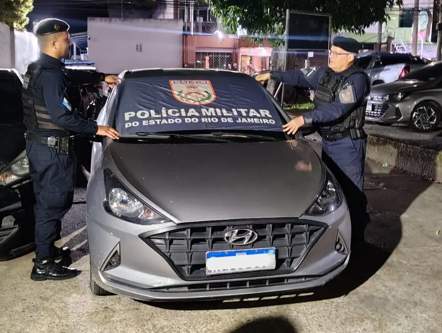 Roubo de R$ 17,3 mil em Campos: carro é recuperado e criminosos fogem