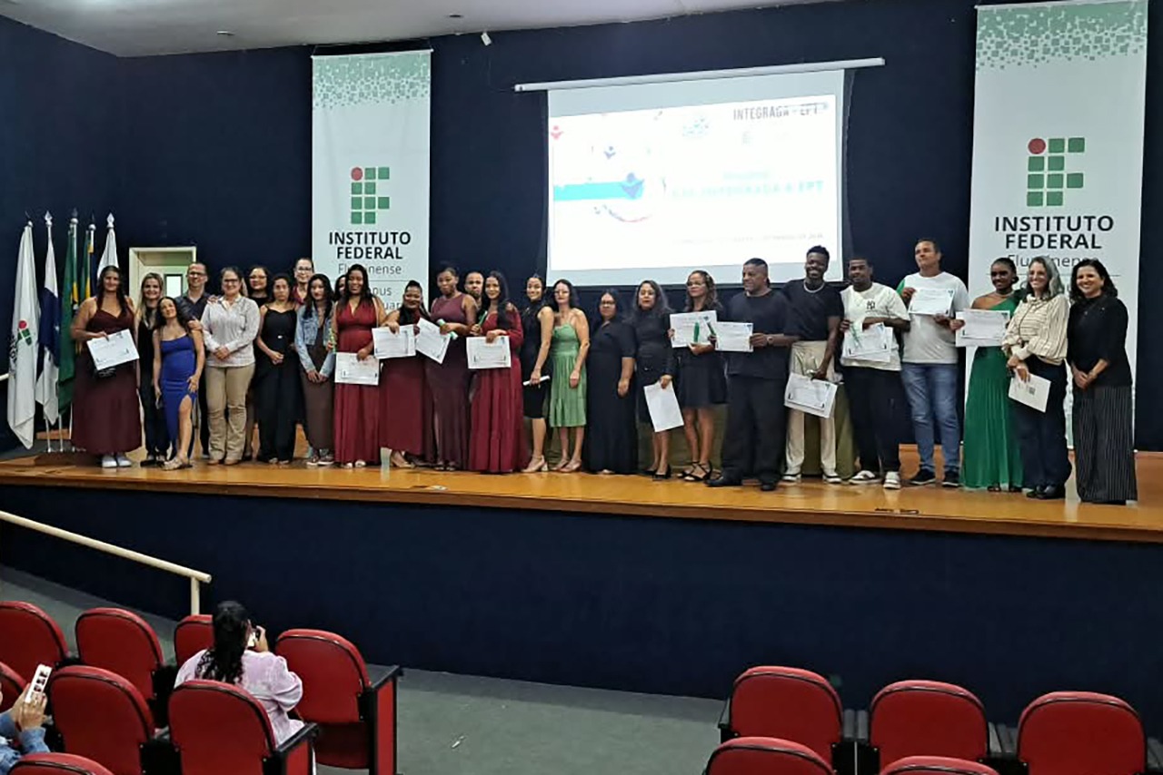 Educação e qualificação: parceria entre Prefeitura e IFF forma 52 alunos da EJA Municipal