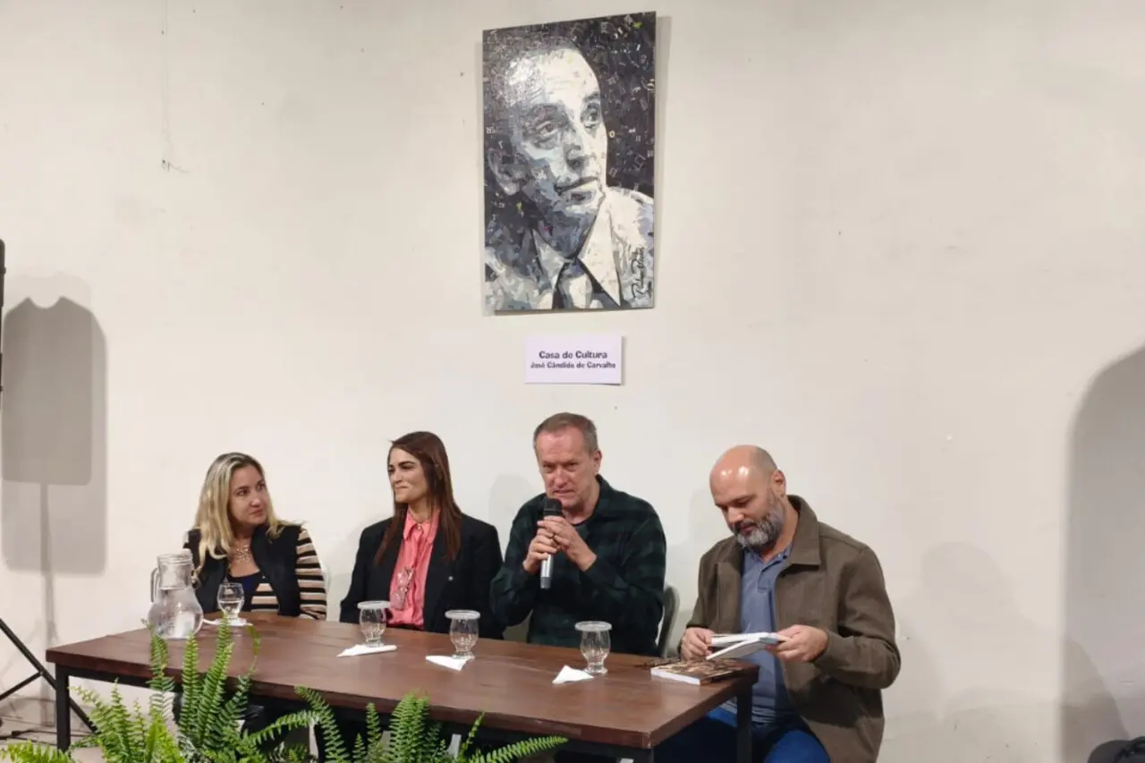 Literatura, música e teatro marcam celebração dos 39 anos da Casa de Cultura