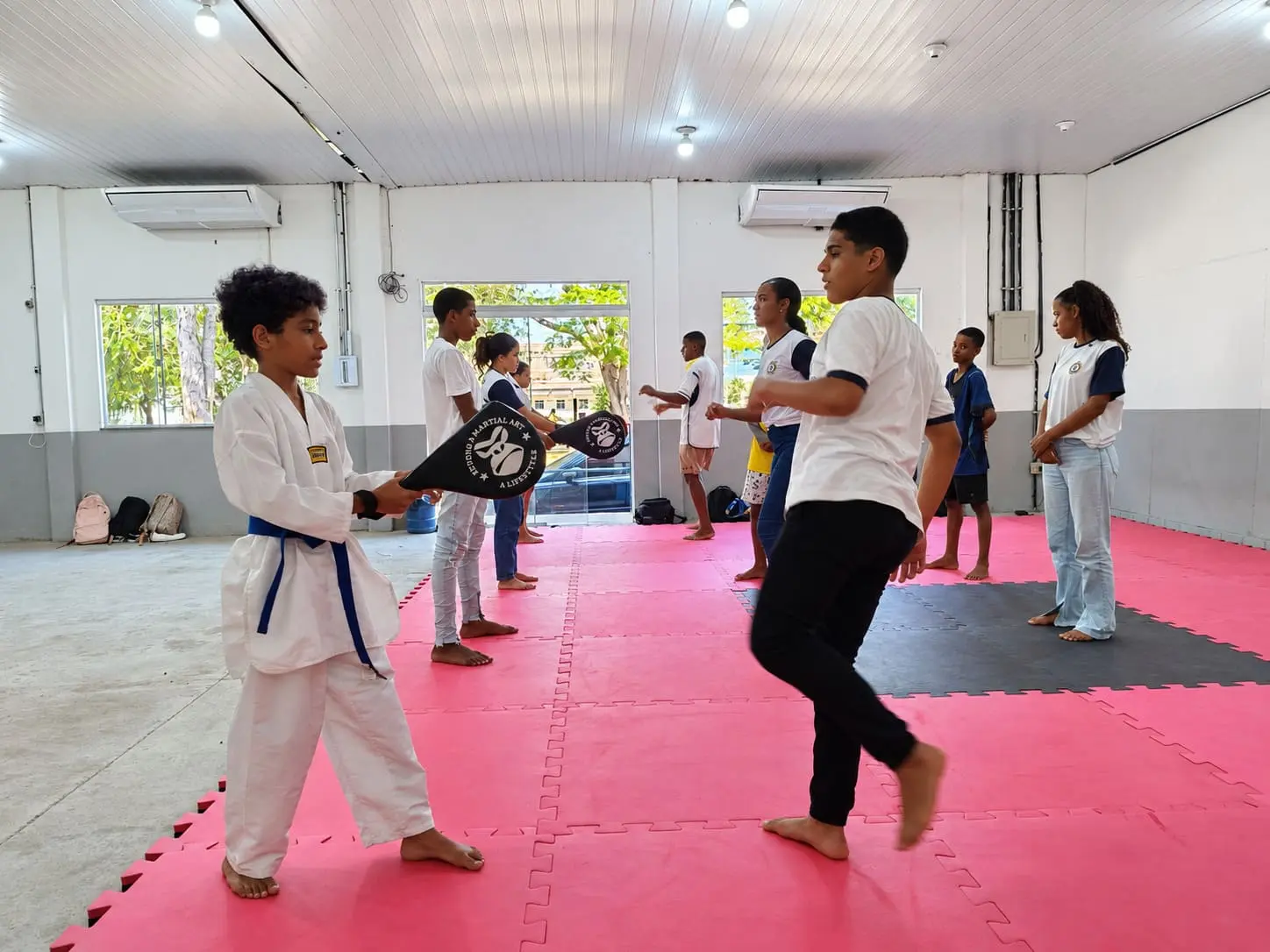 Aulas de taekwondo retornam à FMIJ após um ano e meio