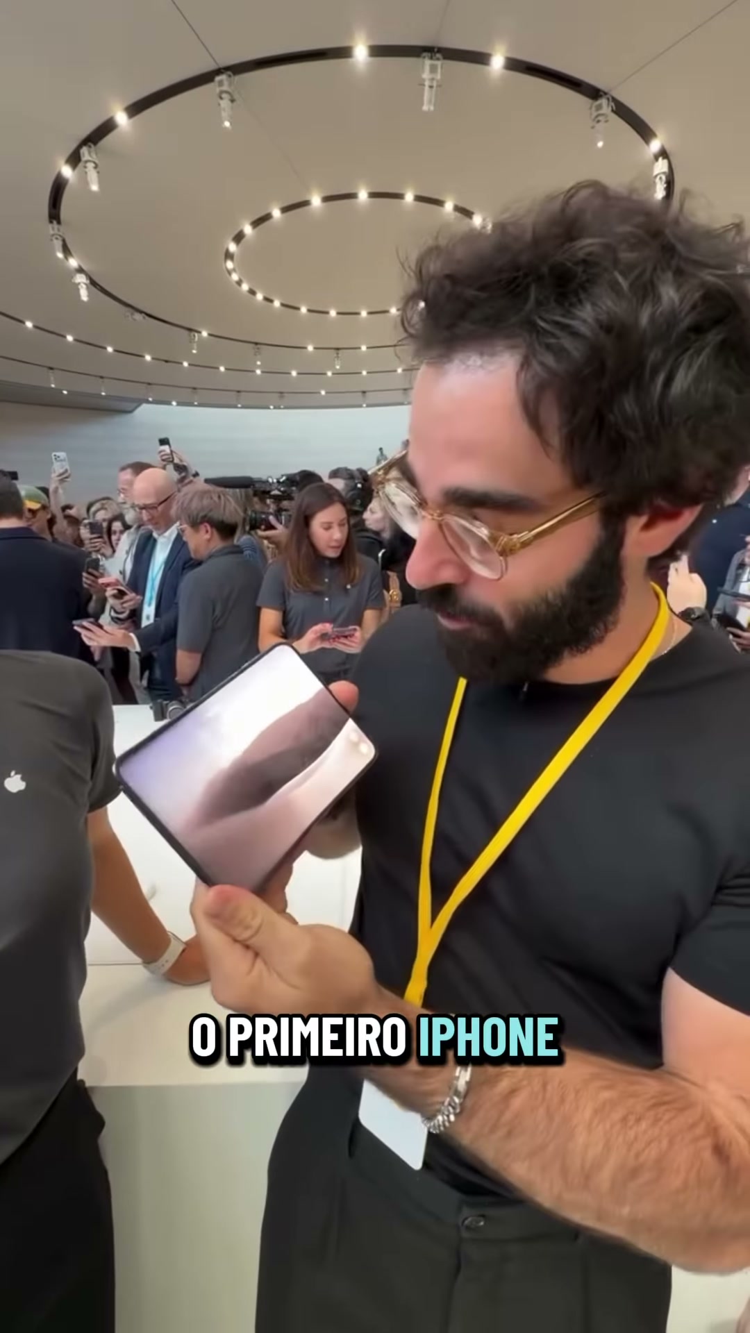 iPhone Duo: Reel mostra primeiro dobrável da Apple e preço chega a R$ 30.999