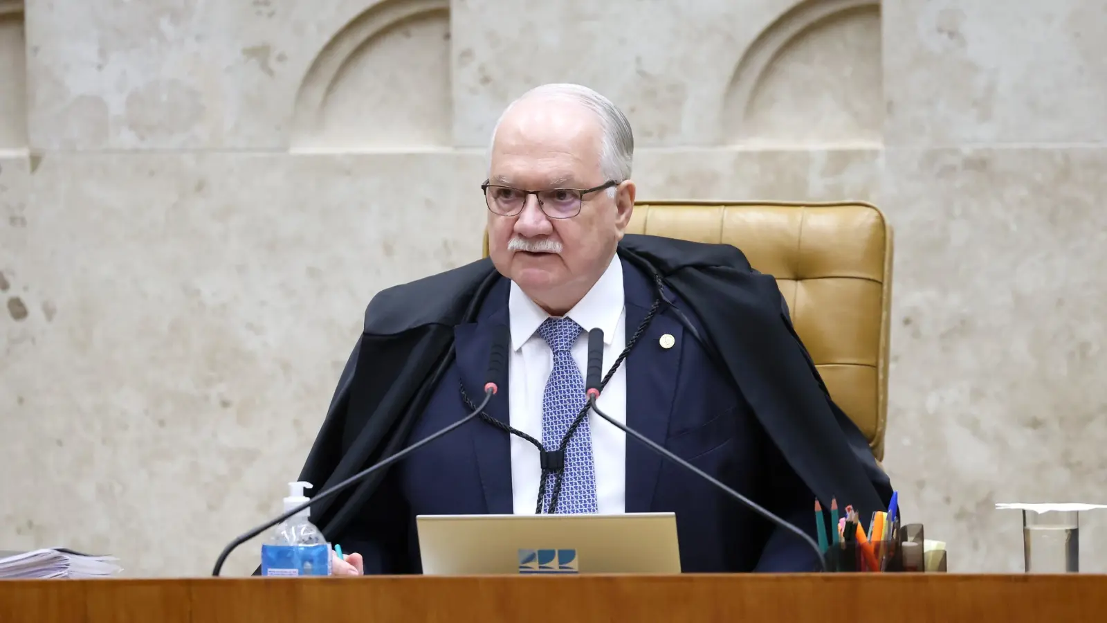 Fachin suspende decisões de Mendonça e Dino sobre Andrei Rodrigues