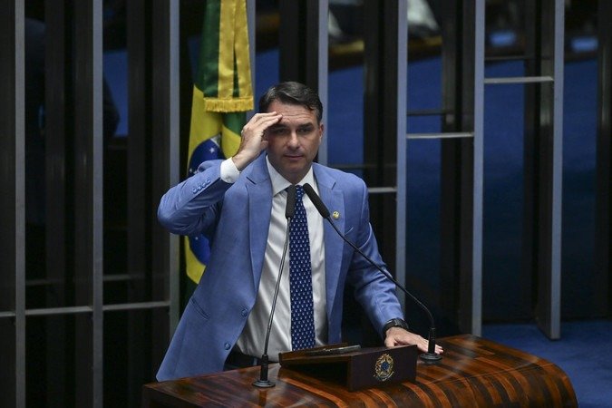 Senador Flávio Bolsonaro durante atividade pública