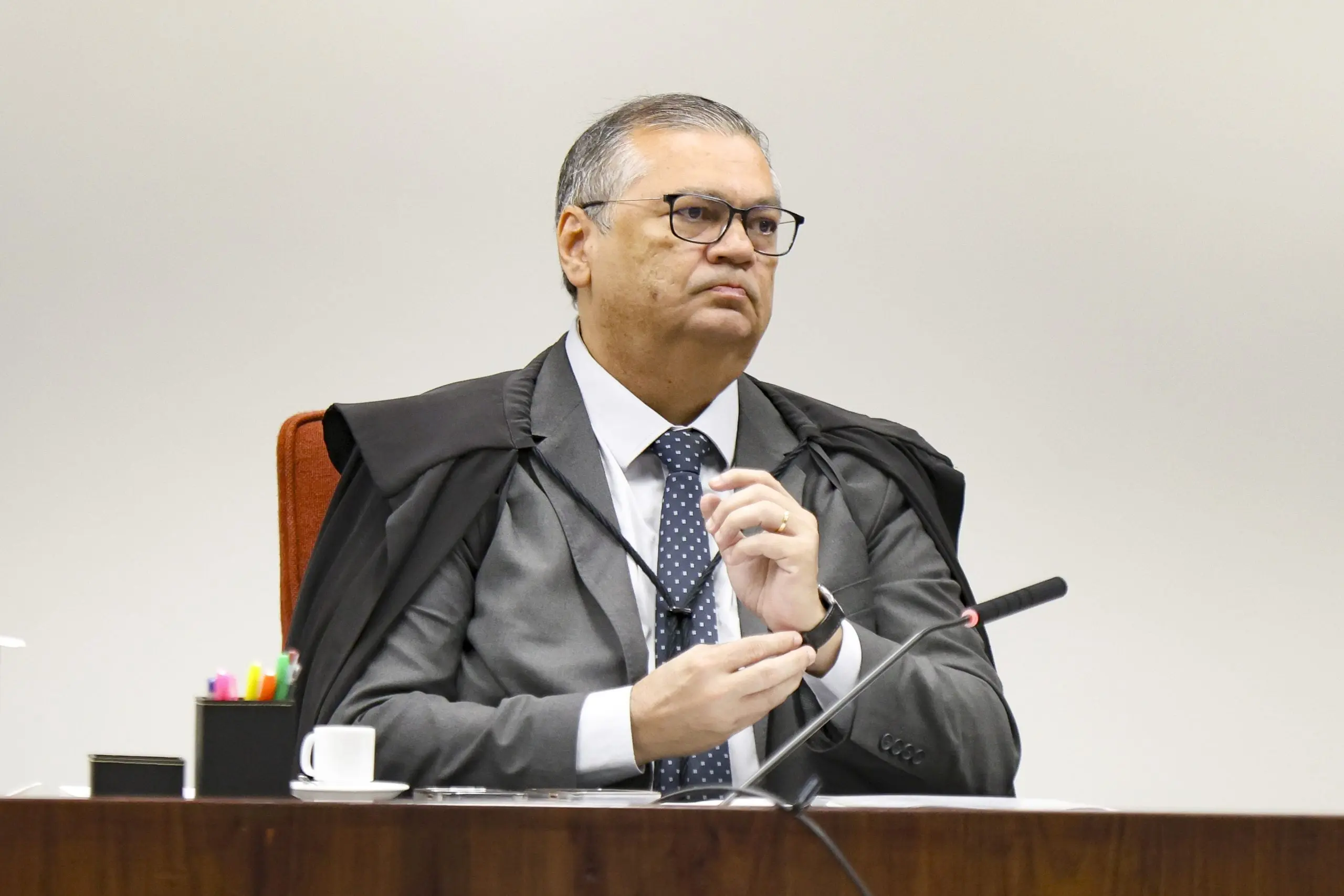 Dino declara perda de objeto em pedido de Tabet sobre Nossa Senhora