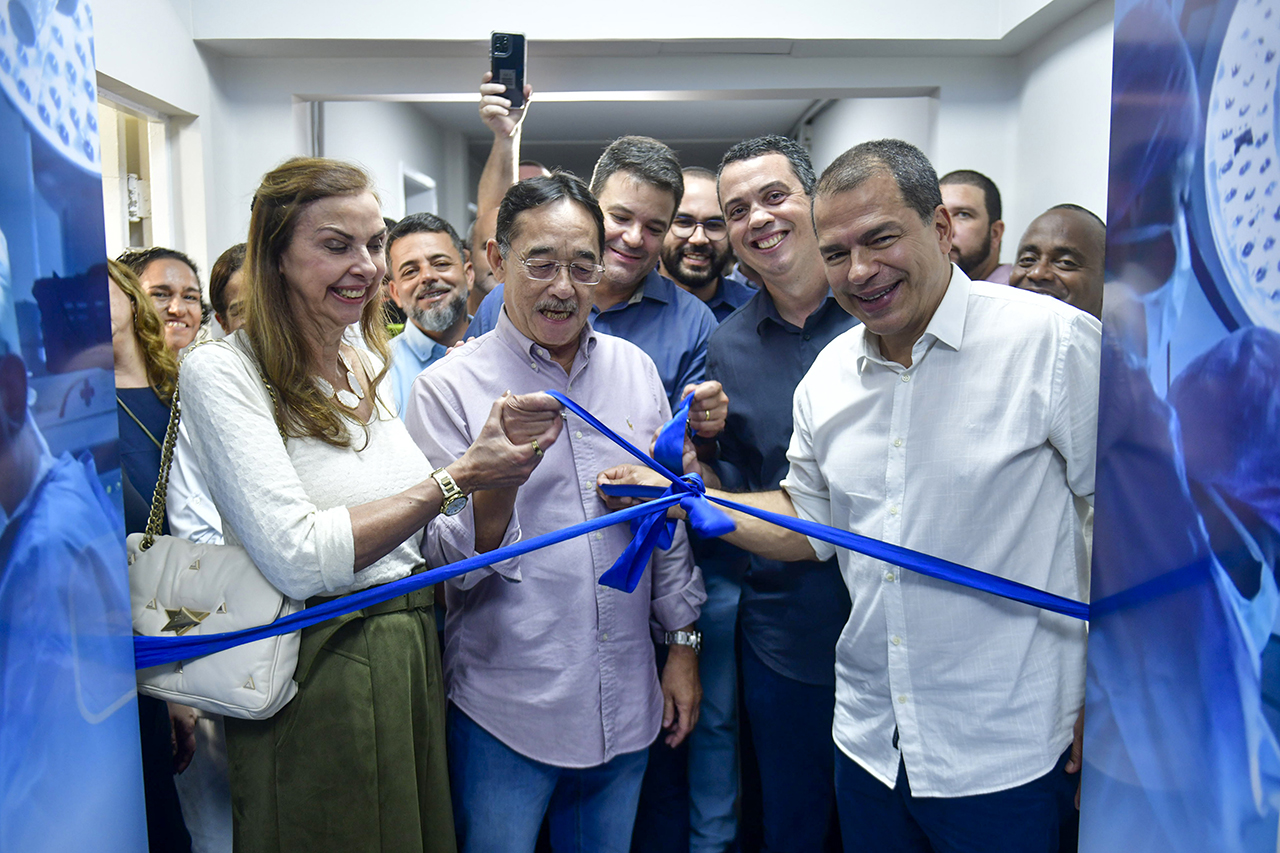 Prefeito Frederico Paes inaugura novo centro cirúrgico do Ferreira Machado