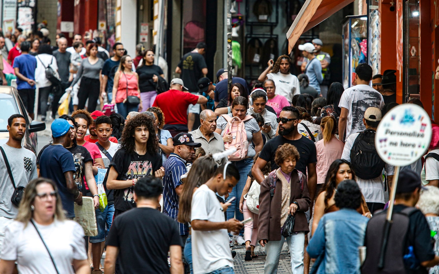 Movimento em área comercial de São Paulo