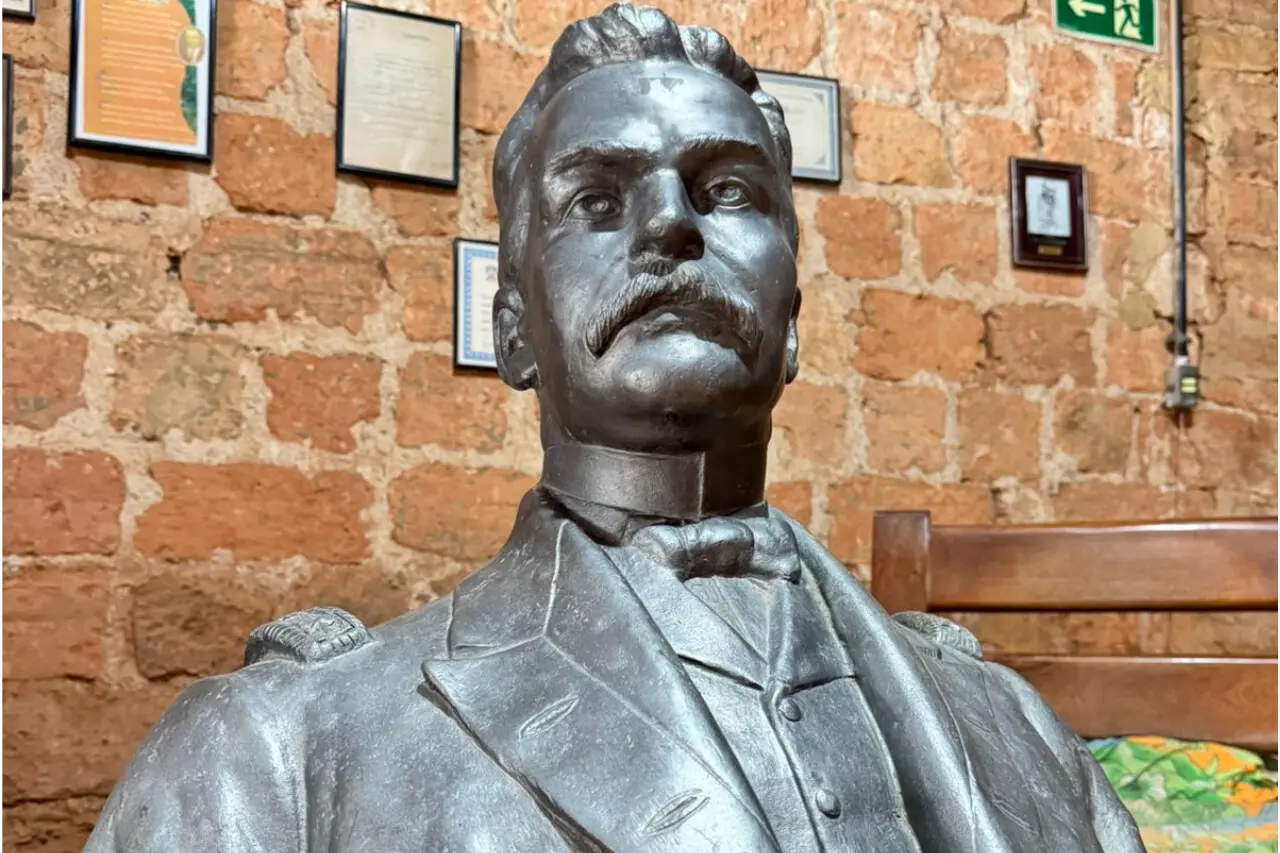 Busto histórico de Saldanha da Gama é cedido ao Arquivo Público