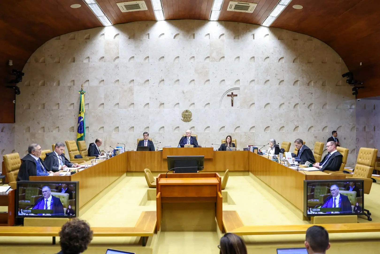 Datafolha: 76% dos brasileiros consideram excessivo o poder de ministros do STF