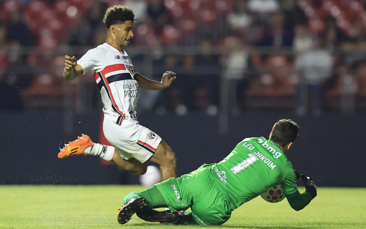 Vasco perde para o São Paulo e amplia drama no Brasileiro