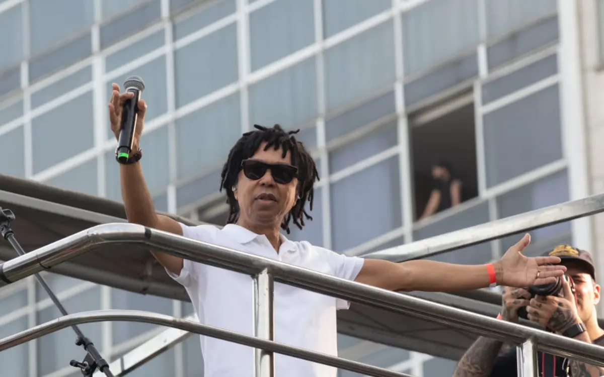 Djavan é anunciado como atração do Réveillon de Copacabana