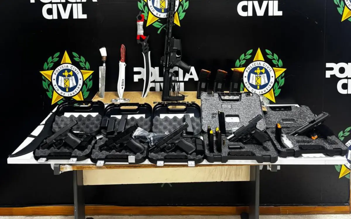 Homens são presos por usar falso curso do Exército para vender armas