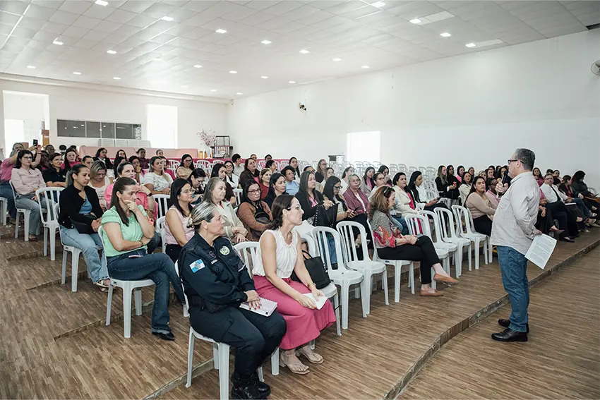 Prefeitura de SFI promove ação do “Outubro Rosa” com foco no cuidado e na valorização das servidoras da Educação
