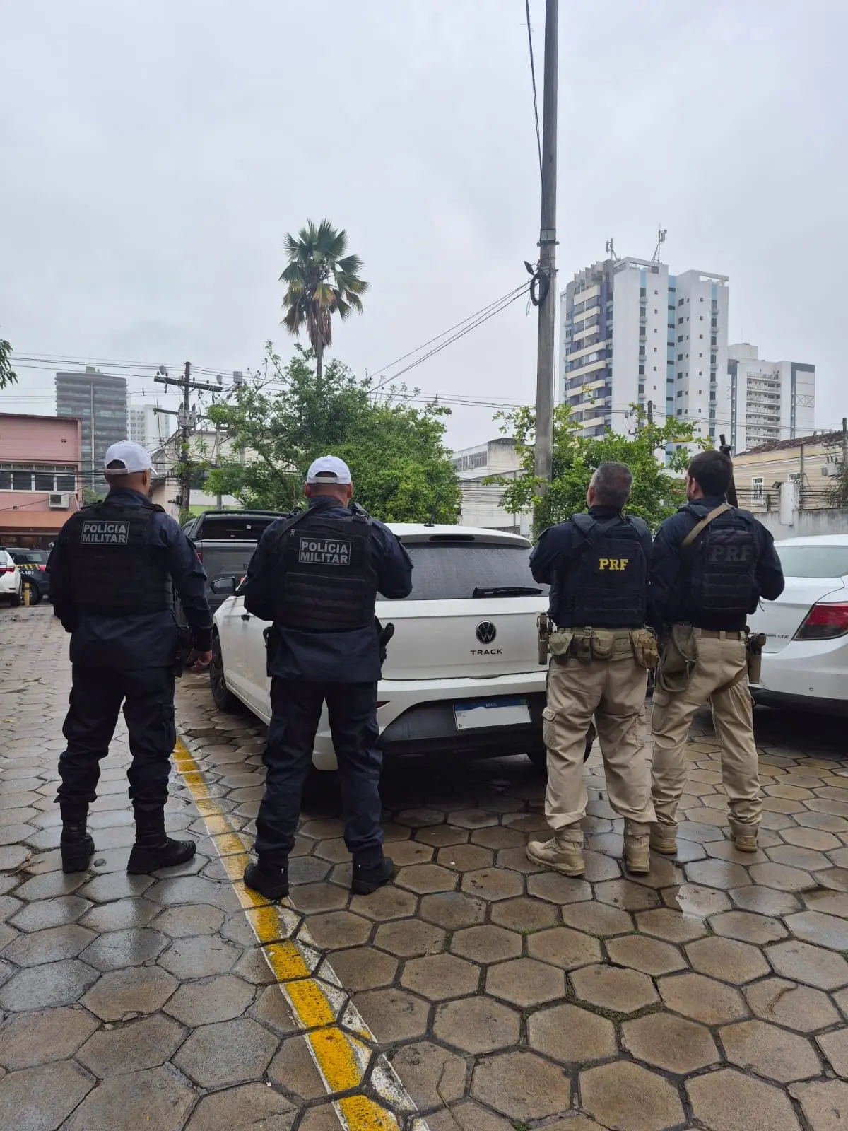 Homem com carro clonado tenta fugir da PRF, mas acaba localizado no IPS