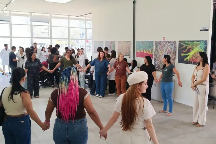 “Cuidar de Quem Cuida” reúne práticas de saúde, arte e acolhimento para profissionais da Educação