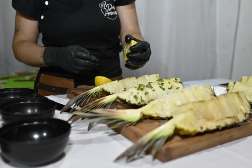 Aula-show de gastronomia marca o início do 2º Festival Sabores do Abacaxi em São Francisco de Itabapoana