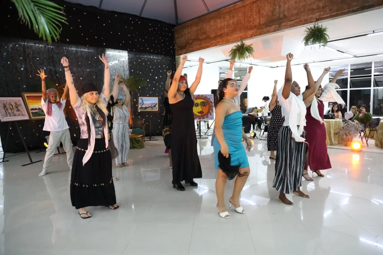 Café Artístico Cultural promove encontro entre diferentes linguagens da arte em Campos