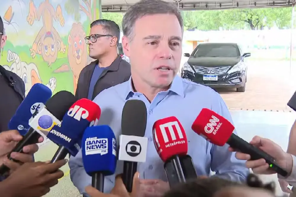 'Início de um novo ciclo no país', diz André Mendonça após votar em Brasília