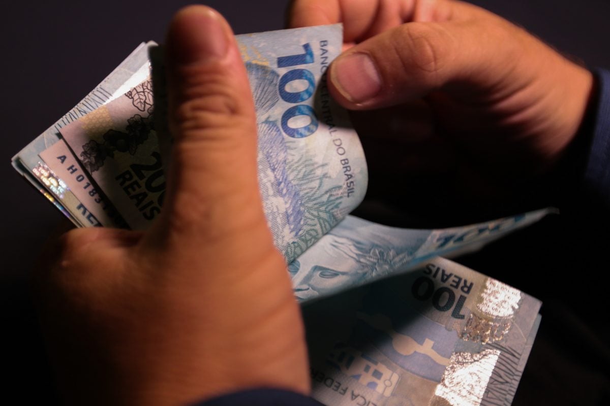 Cédulas e moedas de real