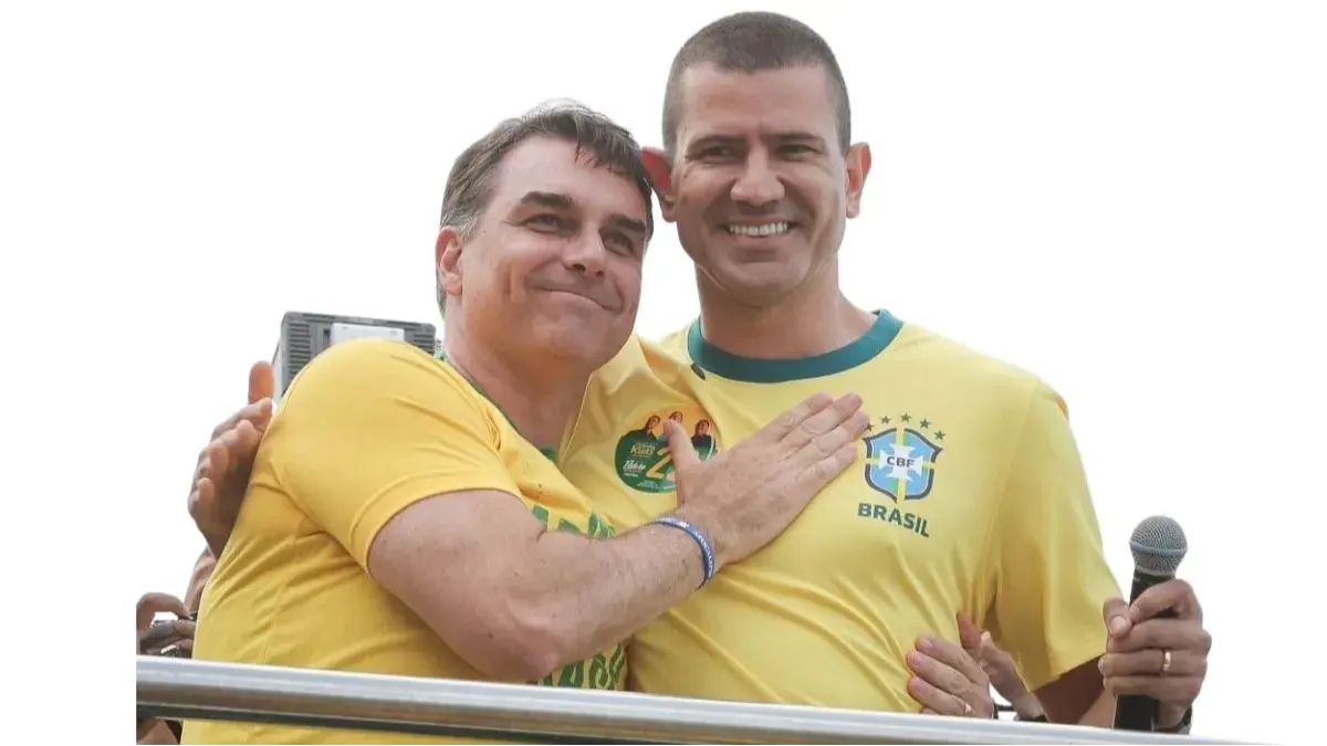 Em Campos, governador eleito Douglas Ruas participa de carreata em apoio a Flávio Bolsonaro