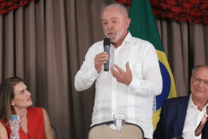 Lula durante reunião de coordenação política