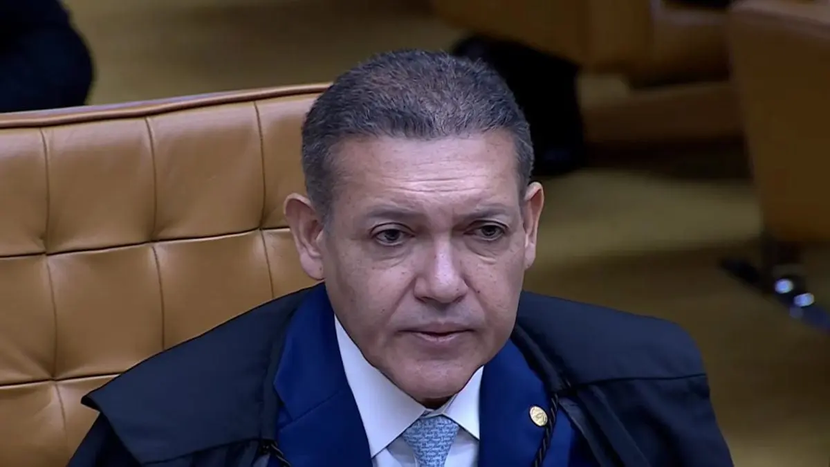TSE convidará dois últimos eleitores de cada fila a acompanhar encerramento