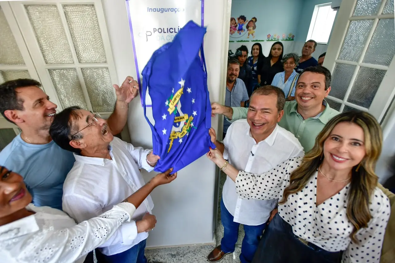 Prefeito reinaugura Policlínica da Família e anuncia retomada da sala de vacinação