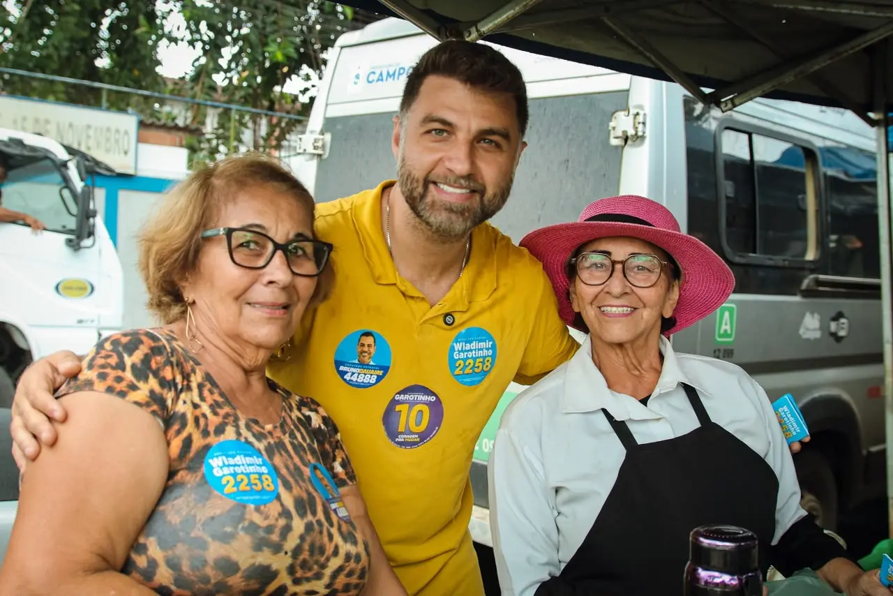 Reta final: Wladimir faz corpo a corpo pelo Centro de Campos e recebe manifestações de apoio