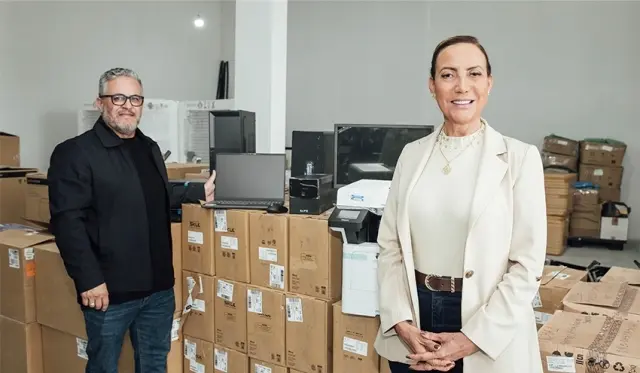 Governo Yara Cinthia entrega novos equipamentos de informática para escolas da rede municipal